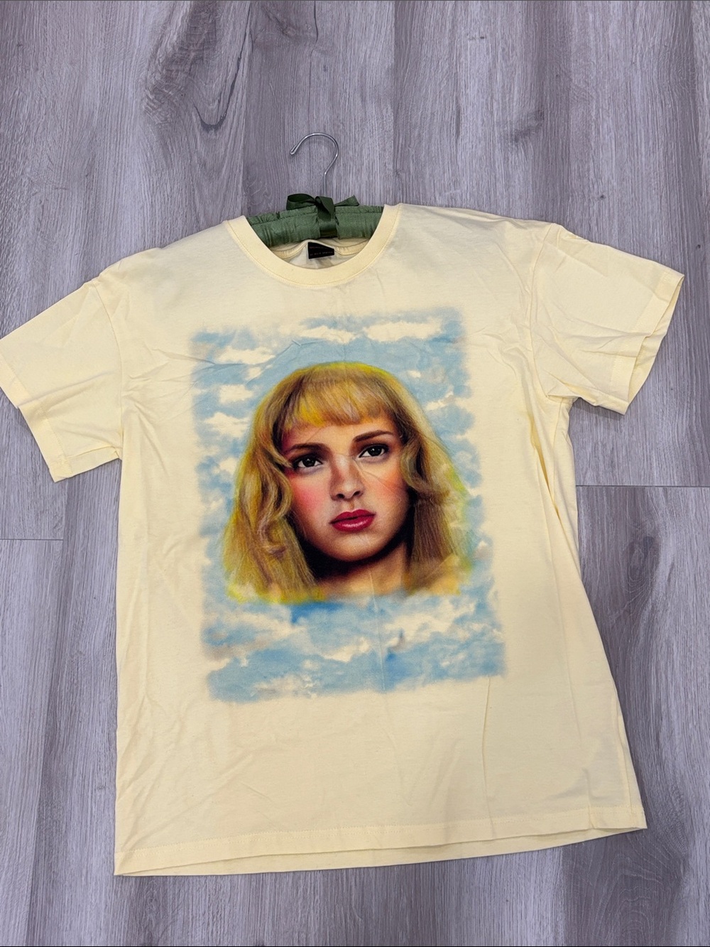 Vintage Edward Scissorhands Airbrushed Winona Ryder Kim Boggs Yellow Tee Size L